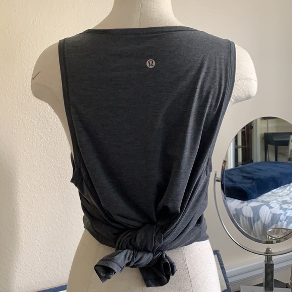 Lululemon charcoal gray tank. Size 6. - Picture 4 of 6